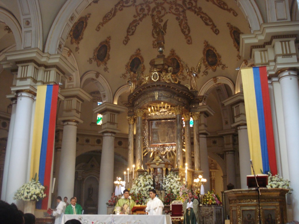 Basílica de Nuestra Señora del Rosario de Chiquinquirá. Foto: blog Historia de la Virgen de Chiquinquirá