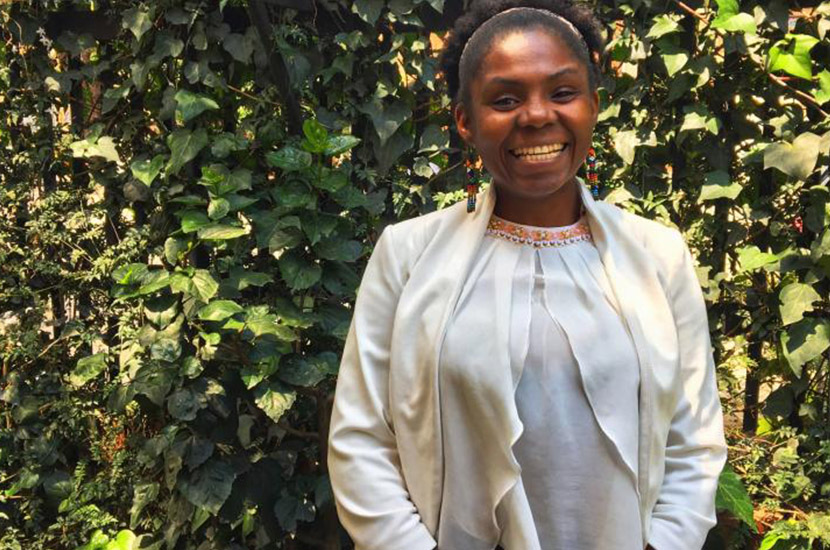 colombiana gana premio Colombian gana prize