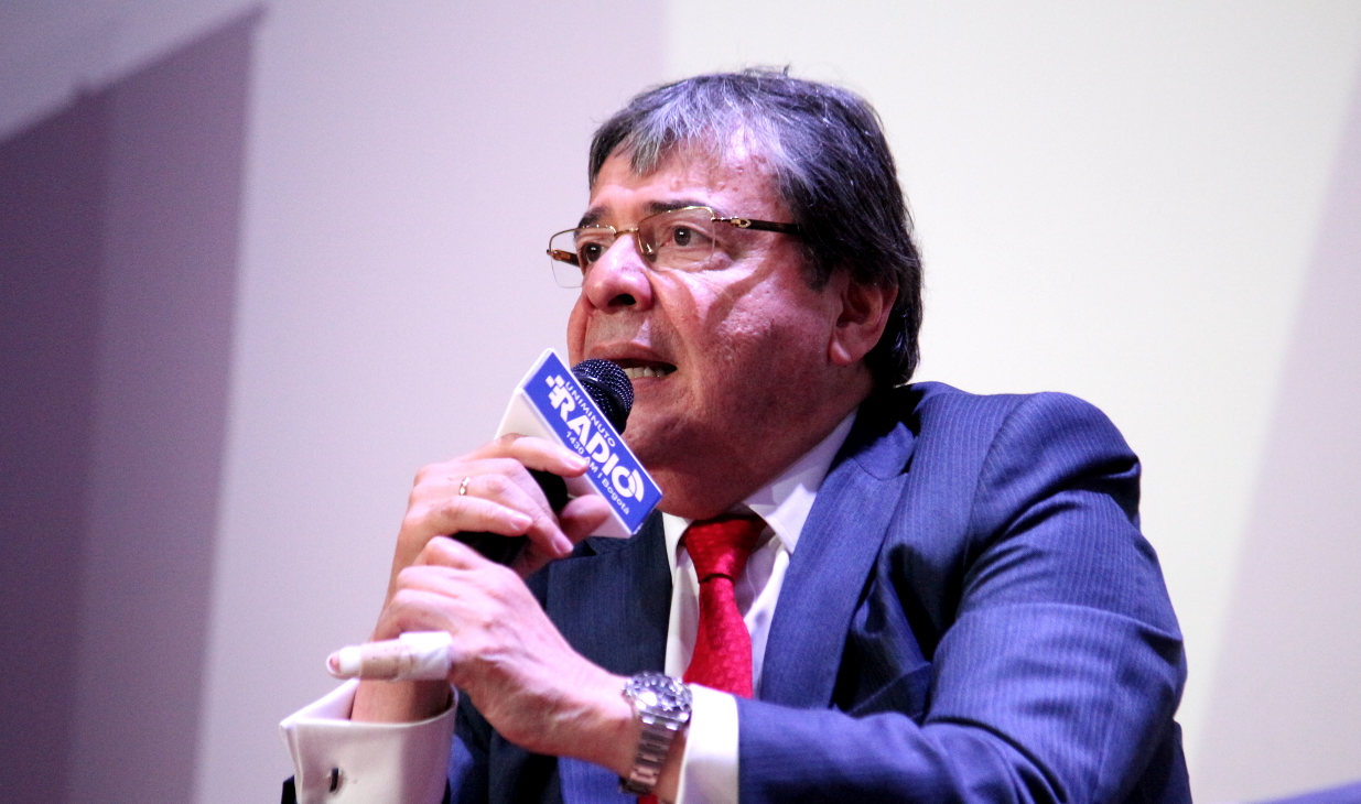 Carlos Holmes Trujillo – 3