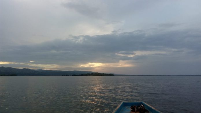 paz-a-la-voz-sur-de-bolivar-rio-canoa-atardecer