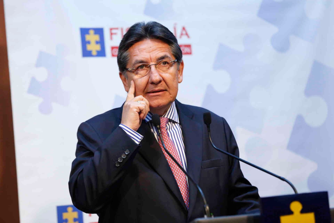 “Me sorprende, muy grave esta renuncia”: Ernesto Macías, sobre la decisión de Nestor Humberto Martínez