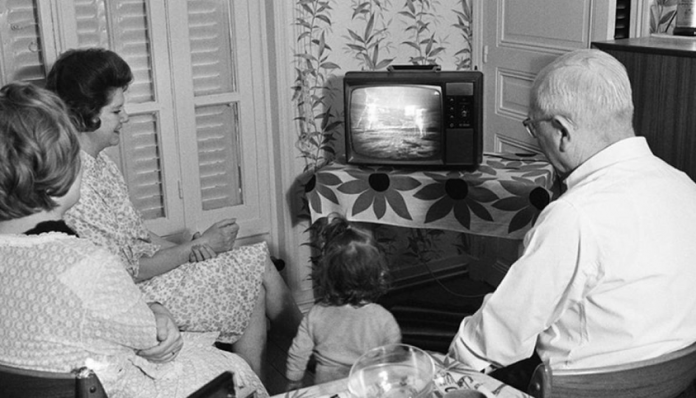 television-llegada-hombre-luna