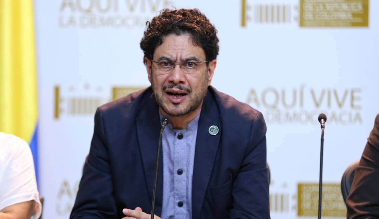 “Santrich debe responder”: Iván Cepeda