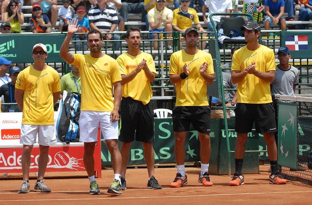 Los cuatro grandes del tenis colombiano jugaron con niños en un colegio