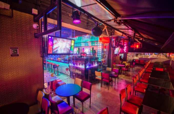 bar cantina full ochentas 80s