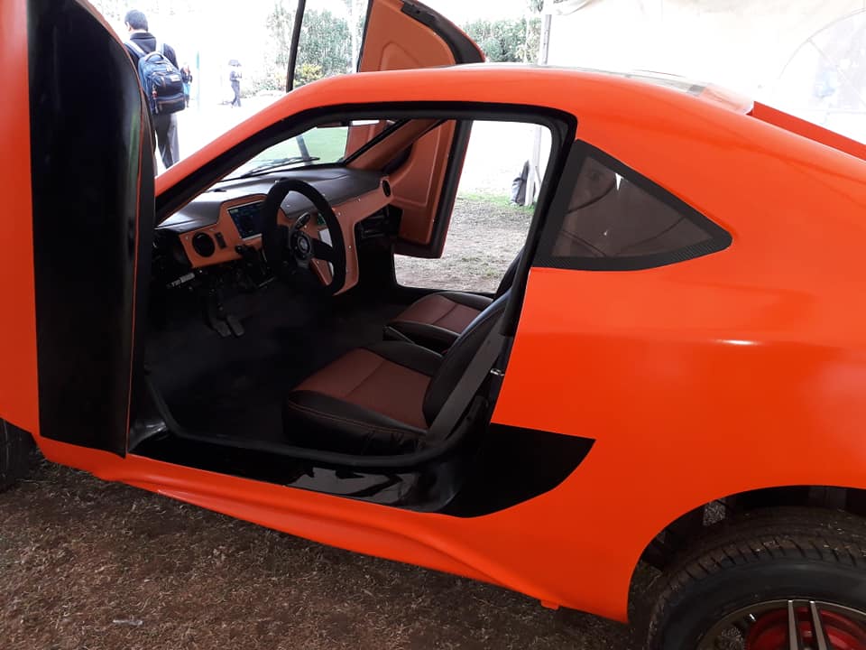 Este carro eléctrico colombiano busca patrocinadores