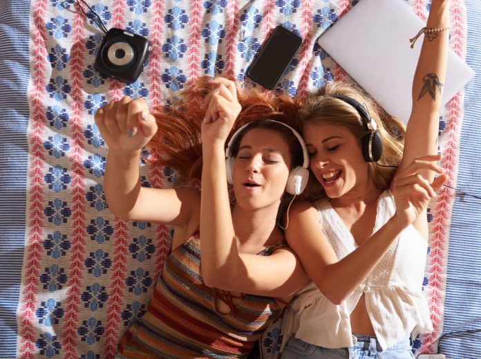 mujeres, musica, amigos