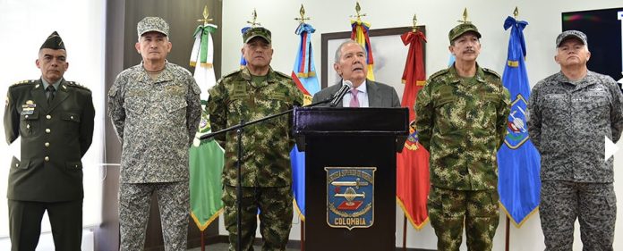 Ministro de defensa Guillermo Botero