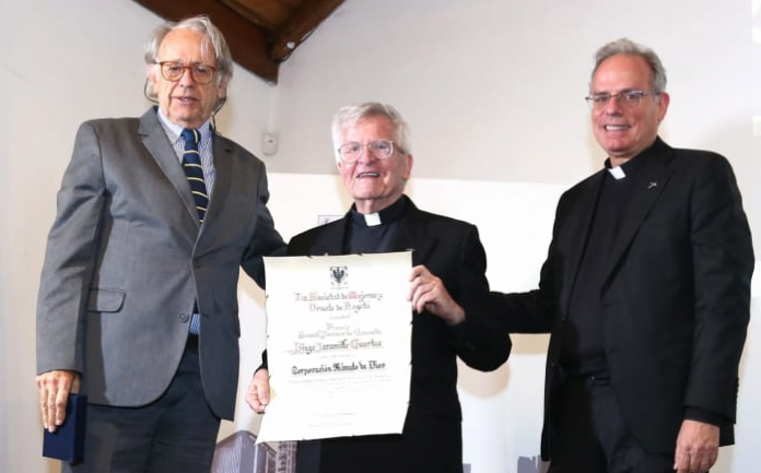 reconocimiento a la Corp. Minuto de Dios