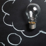cropped-innovación-ideas-emprendimiento-bombillo.png