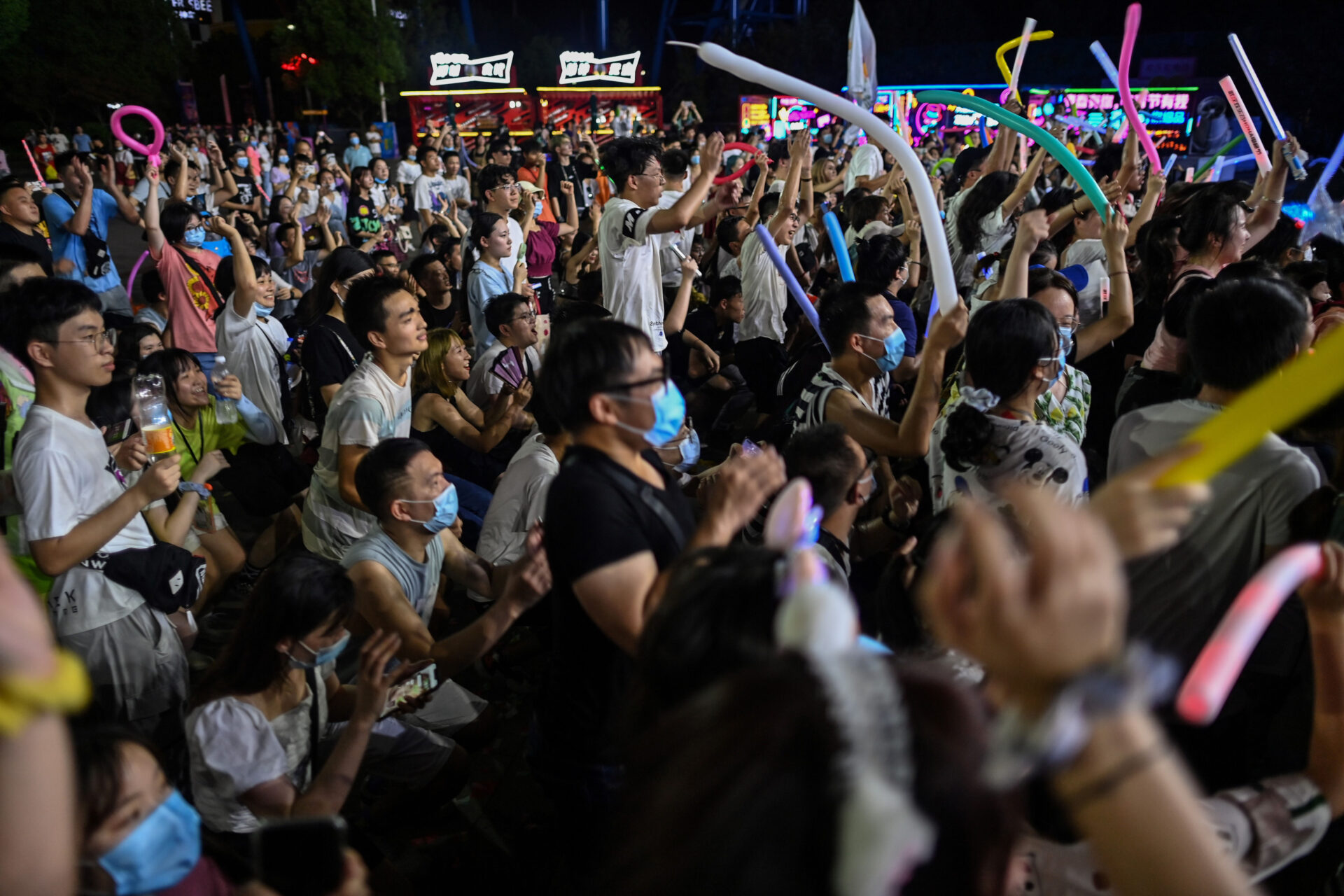 Wuhaneses celebrando en una fiesta. Tomada de Infobae.com