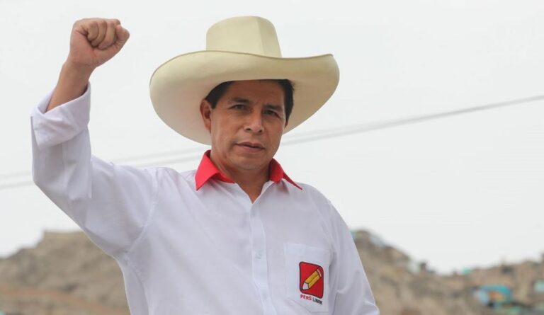 Lucha de poderes en Perú, golpe de Estado por cuenta del presidente Castillo