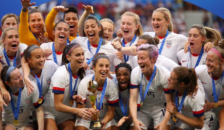 ¡Histórico! La Federación de Fútbol de los Estados Unidos se comprometió a pagar el mismo sueldo que ganan los hombres a la categoría femenina