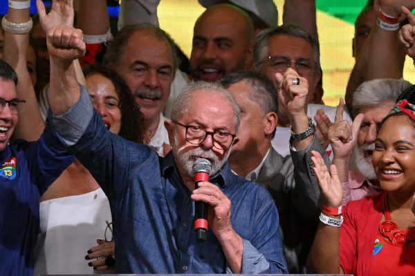 Nuevamente Lula al poder en Brasil, aunque el congreso no esta a su favor