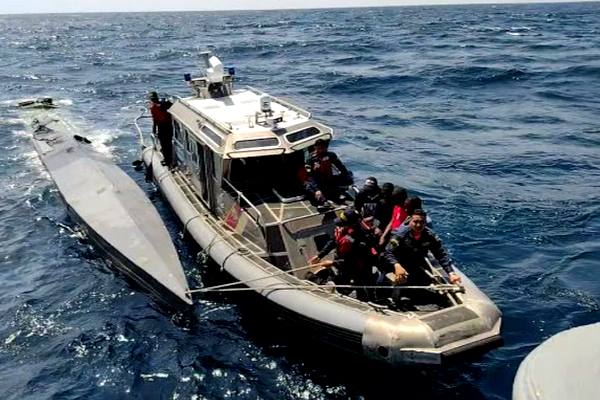 Incautadas cuatro y media toneladas de cocaína y capturadas siete personas en aguas de Tumaco, Nariño