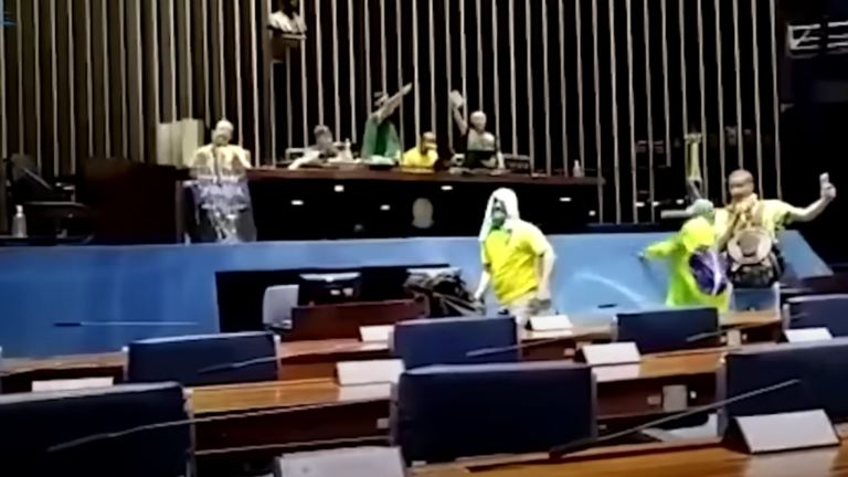 Opositores al gobierno de Lula da Silva se tomaron el Congreso de Brasil