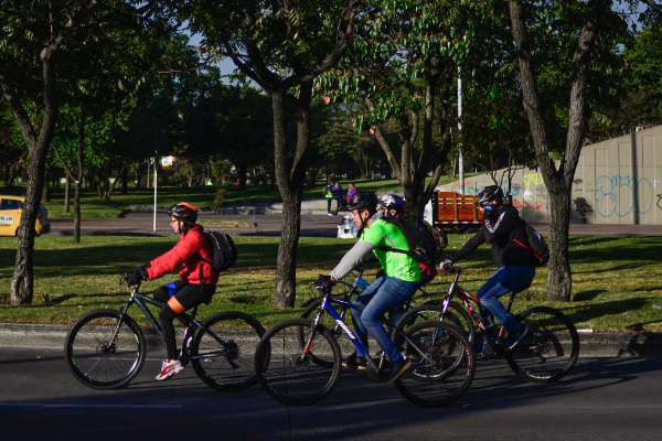 Hoy día sin carro y sin moto en Bogotá, reina la bicicleta